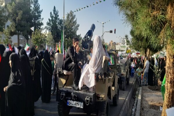 نمایش اقتدار در رزمایش جانفدا؛حکایت مردمی که برای وطن به خیابان آمدند