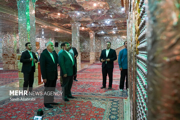 تشرف وزیر میراث فرهنگی به حرم شاهچراغ(ع)