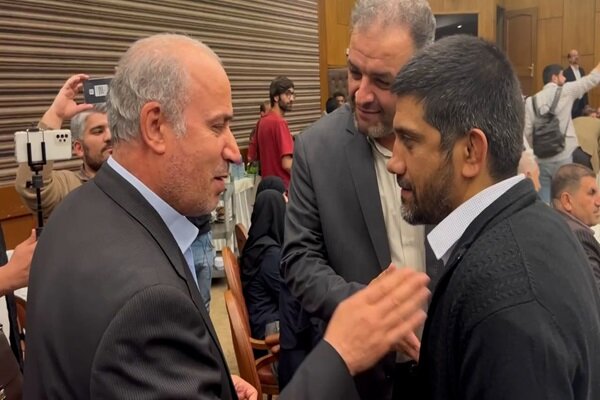 بررسی جامع: رئیس فدراسیون فوتبال به فدراسیون کشتی رفت؛ دیدار تاج با منتقد فوتبال! | مهر - کد f044