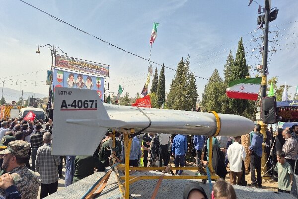 به نمایش درآمدن پهباد شاهد ۱۳۶ در رزمایش جان فدایان ایران یاسوج