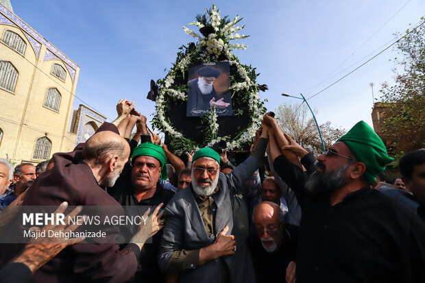تشییع پیکر آیتالله سید علیرضا حیدری در <a href='https://sayeb.ir/tag/%db%8c%d8%b2%d8%af'></div>یزد</a>