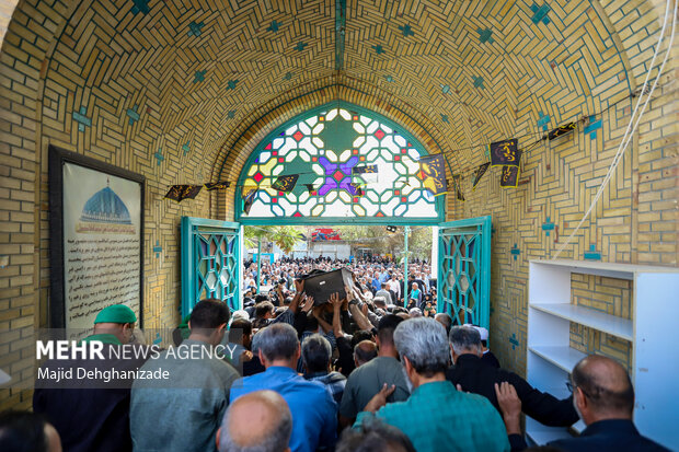 تشییع پیکر آیتالله سید علیرضا حیدری در <a href='https://sayeb.ir/tag/%db%8c%d8%b2%d8%af'></div>یزد</a>