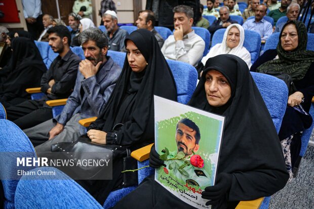 اجلاسیه شهدای انتظامی استان کردستان در <a href='https://sayeb.ir/tag/%d8%b3%d9%86%d9%86%d8%af%d8%ac'></div>سنندج</a>