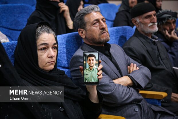 اجلاسیه شهدای انتظامی استان کردستان در <a href='https://sayeb.ir/tag/%d8%b3%d9%86%d9%86%d8%af%d8%ac'></div>سنندج</a>