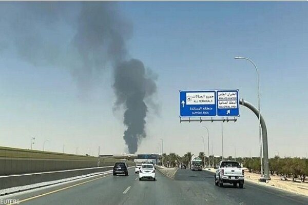 السعودية تمدد تعليق العمليات في مطار الرياض في أعقاب رد صنعاء