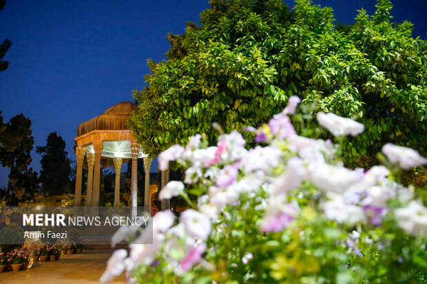 روز بزرگداشت حافظ