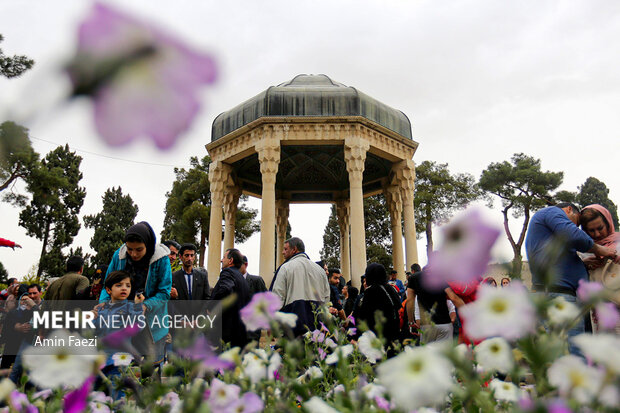 روز بزرگداشت حافظ روز بزرگداشت حافظ