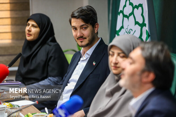 آیین رونمایی از کتاب «میراث سبز تهران»