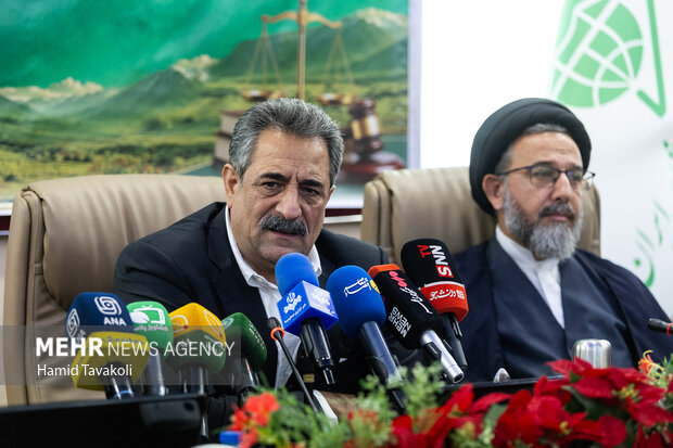 امضای تفاهمنامه همکاری مرکز وکلا و <a href='https://sayeb.ir/tag/%d8%b3%d8%a7%d8%b2%d9%85%d8%a7%d9%86-%d8%a7%d9%85%d9%88%d8%b1-%d8%b9%d8%b4%d8%a7%db%8c%d8%b1-%d8%a7%db%8c%d8%b1%d8%a7%d9%86'></div>سازمان امور عشایر ایران</a>