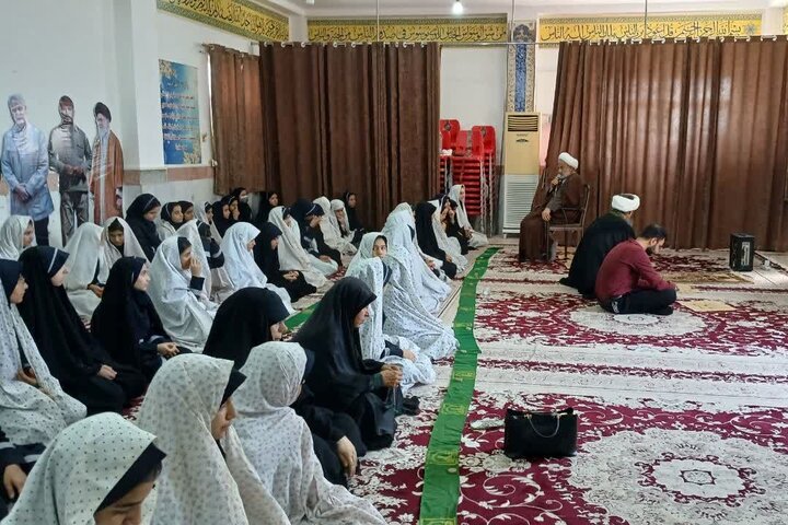امام جمعه دشتستان: علم و ایمان دو بال تعالی انسان هستند