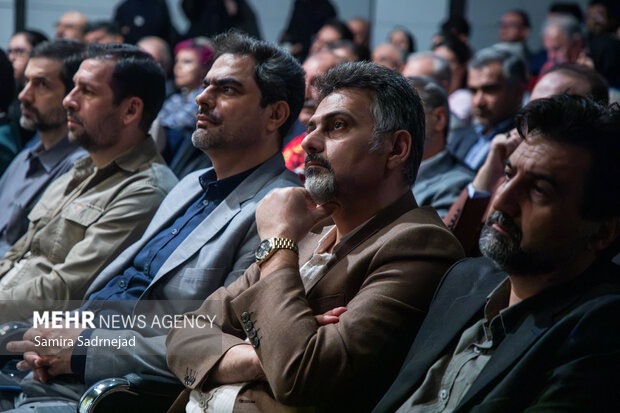رونمایی از مستند «تولید در آتش»
