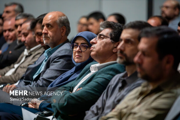 رونمایی از مستند «تولید در آتش»