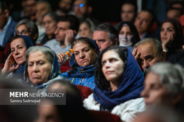 رونمایی از مستند «تولید در آتش»