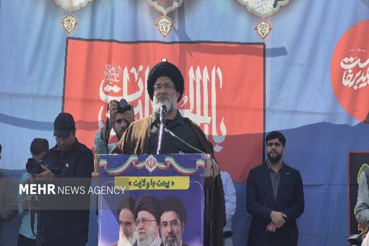 آیت الله حسینی: ملت ایران پیروز میدان مقاومت است