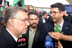 هشدار وزیر بهداشت درباره بحران نقدینگی تجهیزات پزشکی؛بیمه‌ها بدهکارند