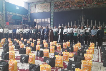 توزیع ۵۰۰ بسته معیشتی توسط خادمیاران رضوی در خلیل‌آباد