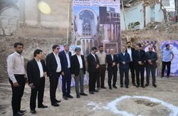 کلنگ احداث هتلی با اعتبار ساخت ۲ همت در قم به زمین زده شد
