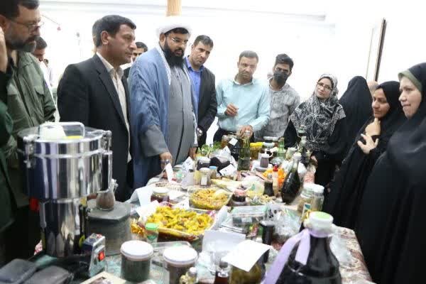 نمایشگاه«نخل آفتاب»گامی برای توسعه صنایع تبدیلی خرما و اشتغال در ریگان نمایشگاه«نخل آفتاب»گامی برای توسعه صنایع تبدیلی خرما و اشتغال در ریگان