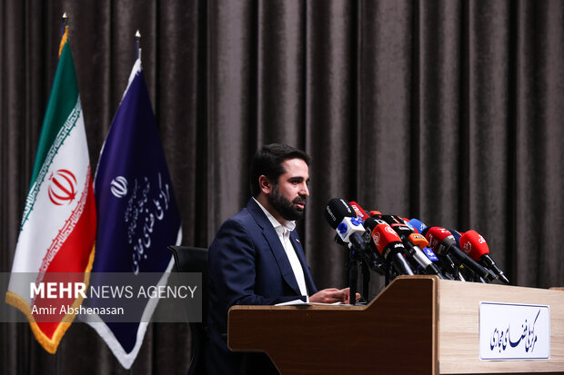 نشست خبری دبیر شورای عالی و رئیس <a href='https://sayeb.ir/tag/%d9%85%d8%b1%da%a9%d8%b2-%d9%85%d9%84%db%8c-%d9%81%d8%b6%d8%a7%db%8c-%d9%85%d8%ac%d8%a7%d8%b2%db%8c'></div>مرکز ملی فضای مجازی</a>