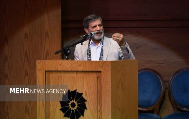 فیض: مقابله با قم‌هراسی باید با تقویت هویت فرهنگی و زبانی همراه باشد