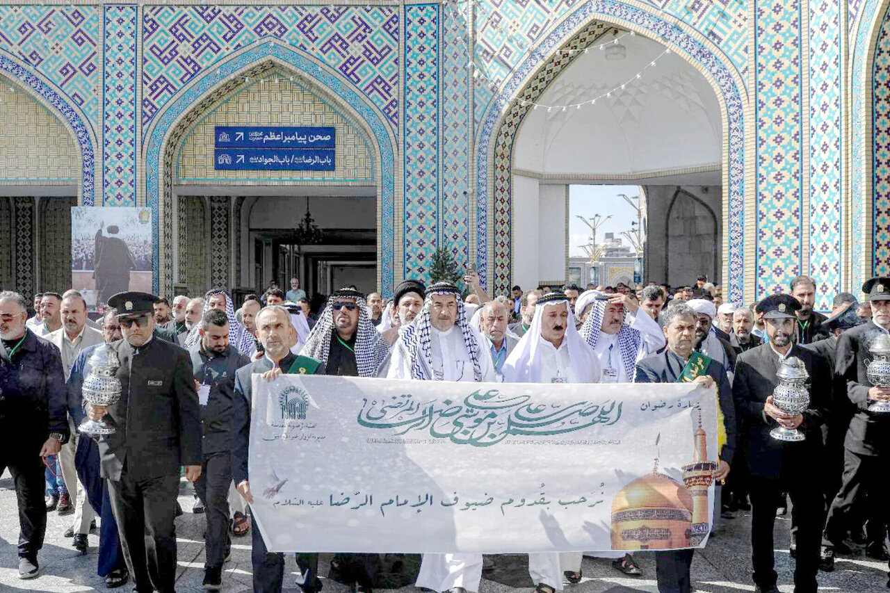 حرم مطهر امام رضا(ع) میزبان ۳۰۰ موکبدار عراقی شد