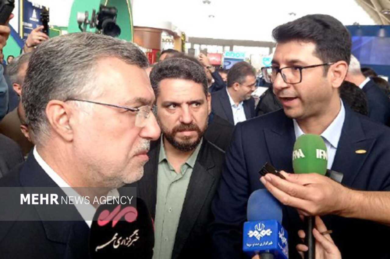 هشدار وزیر بهداشت درباره بحران نقدینگی تجهیزات پزشکی؛بیمه‌ها بدهکارند