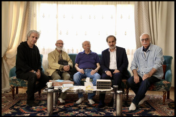 معاون هنری به دیدار علی نصیریان رفت؛ نکات مهم آقای بازیگر به مدیران