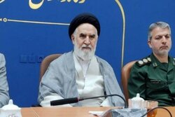 موسوی: رسیدگی به گرانی و معیشت مردم اولویت مسئولان باشد
