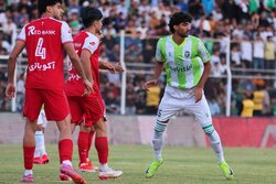 پرسپولیس بدون گل به صدر رسید؛ یک نفر مانع باخت خیبر شد