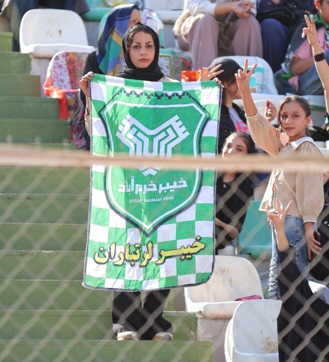 ورزشگاه تختی خرمآباد در انتظار مصاف خیبر و پرسپولیس + عکس