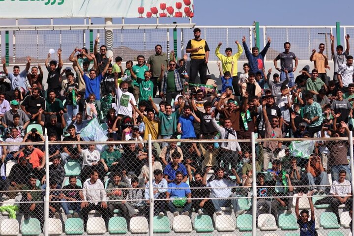 ورزشگاه تختی خرمآباد در انتظار مصاف خیبر و پرسپولیس + عکس