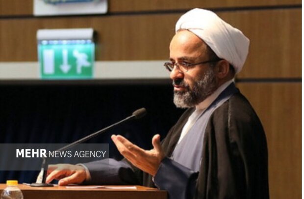 بابایی: جهان اسلام نباید اسیر معیارهای علمی نظام سلطه شود