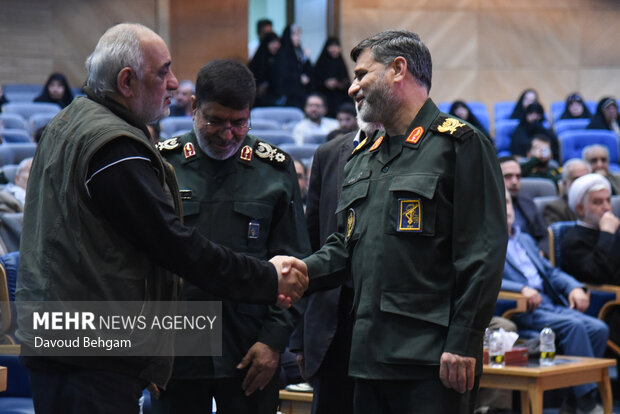 آیین رونمایی مکتوب و اطلس نبردهای خراسان بزرگ در دوران دفاع مقدس