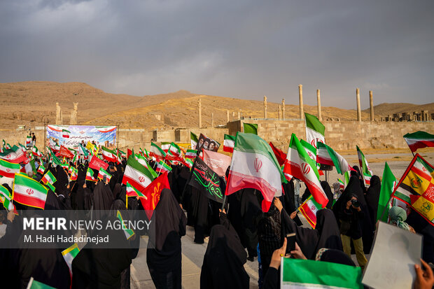 اجتماع جانفدایان ایران در نماد ماندگار تمدن ایرانی اجتماع جانفدایان ایران در نماد ماندگار تمدن ایرانی