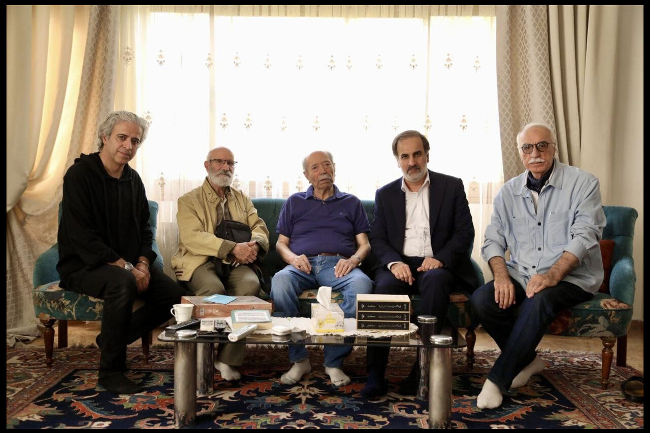 معاون هنری به دیدار علی نصیریان رفت؛ نکات مهم آقای بازیگر به مدیران