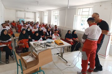 برگزاری دوره تخصصی بازآموزی امدادگران هلال‌احمر سلسله