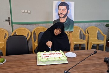 جشن تولد فرمانده شهید قزوینی در خبرگزاری مهر برگزار شد