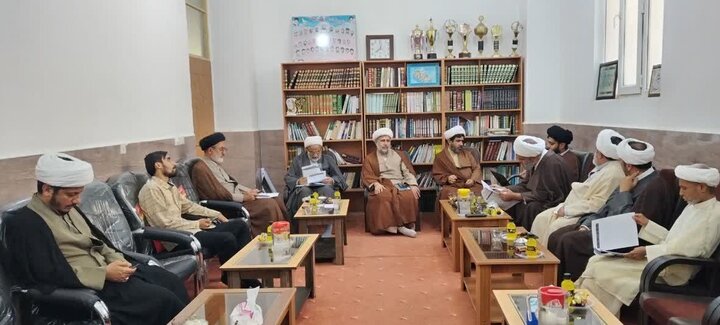 تعیین تکلیف استقرار روحانیون و توانمندسازی ائمه جماعات در دشتستان