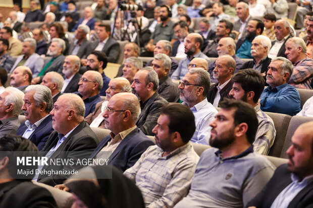 آیین تجلیل از فعالین عرصه شور و شعور حسینی یزد