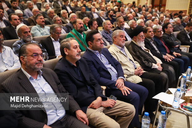 آیین تجلیل از فعالین عرصه شور و شعور حسینی یزد