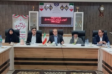 فرماندار دیّر: حمایت از مدارس سرمایه‌گذاری برای آینده است