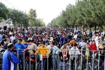 ۱۵ هزار نفر در بیست‌وپنجمین همایش دوچرخه‌سواری بناب رکاب زدند