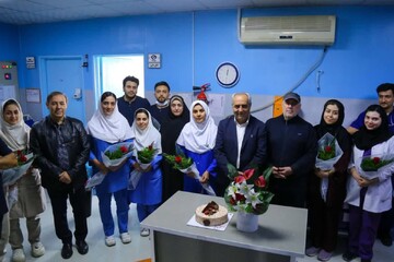استاندار آذربایجان‌شرقی از پرستاران بیمارستان شهیدمدنی تبریز تجلیل کرد