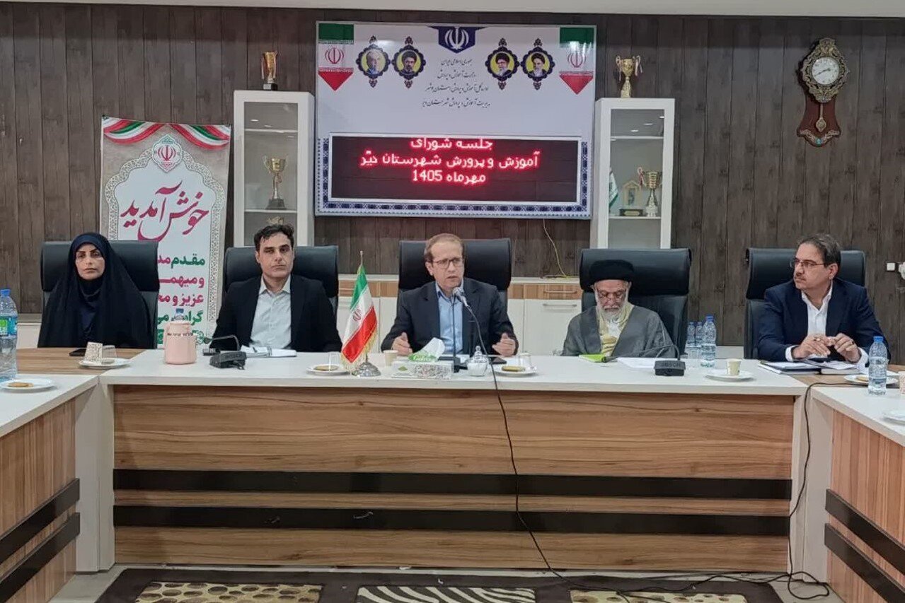 فرماندار دیّر: حمایت از مدارس سرمایهگذاری برای آینده است