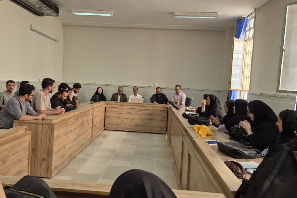 چالش‌های ترجمه رمان از انگلیسی به فارسی در دانشگاه لرستان بررسی شد