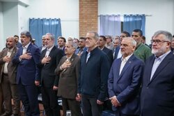 پزشکیان: با دعوا و تغییر افراد مشکلات اساسی حل نمی‌شود