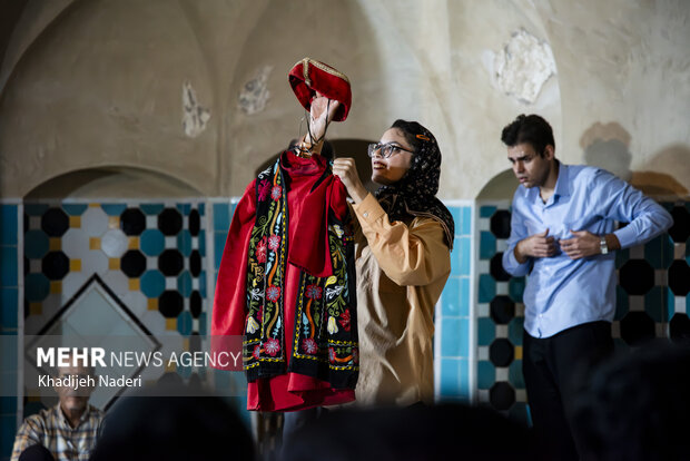 «<a href='https://sayeb.ir/tag/%d8%ad%d8%a7%d8%ac%db%8c-%d9%81%db%8c%d8%b1%d9%88%d8%b2'></div>حاجی فیروز</a>ها امسال دیرتر میرسند»