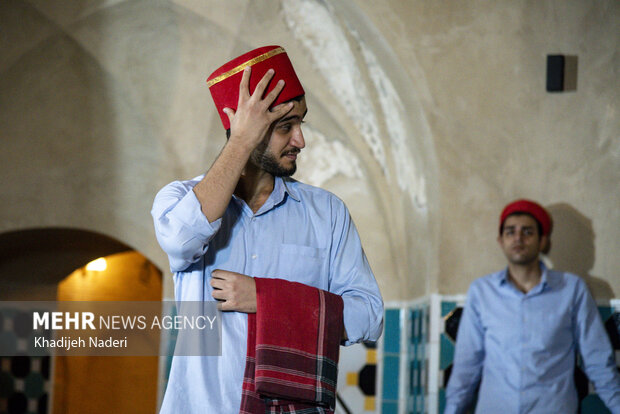 «<a href='https://sayeb.ir/tag/%d8%ad%d8%a7%d8%ac%db%8c-%d9%81%db%8c%d8%b1%d9%88%d8%b2'></div>حاجی فیروز</a>ها امسال دیرتر می‌رسند»