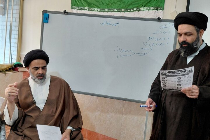 برگزاری کرسی آزاداندیشی «نماز و تمدن نوین اسلامی» در حوزه علمیه زاهدان