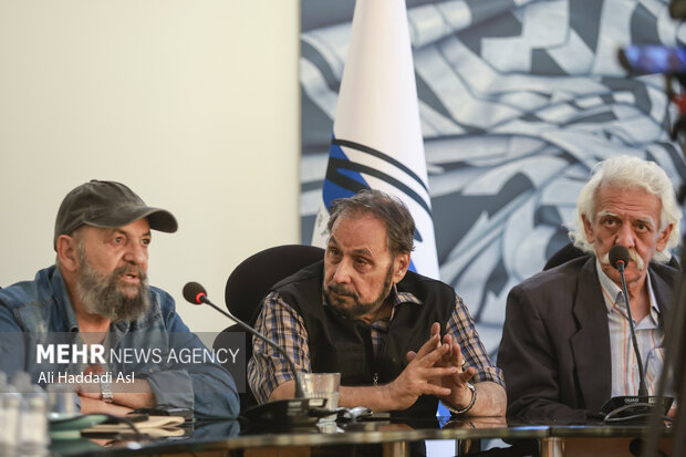 نشست خبری مدیرعامل <a href='https://sayeb.ir/tag/%d8%ae%d8%a7%d9%86%d9%87-%d8%aa%d8%a6%d8%a7%d8%aa%d8%b1'></div>خانه تئاتر</a>